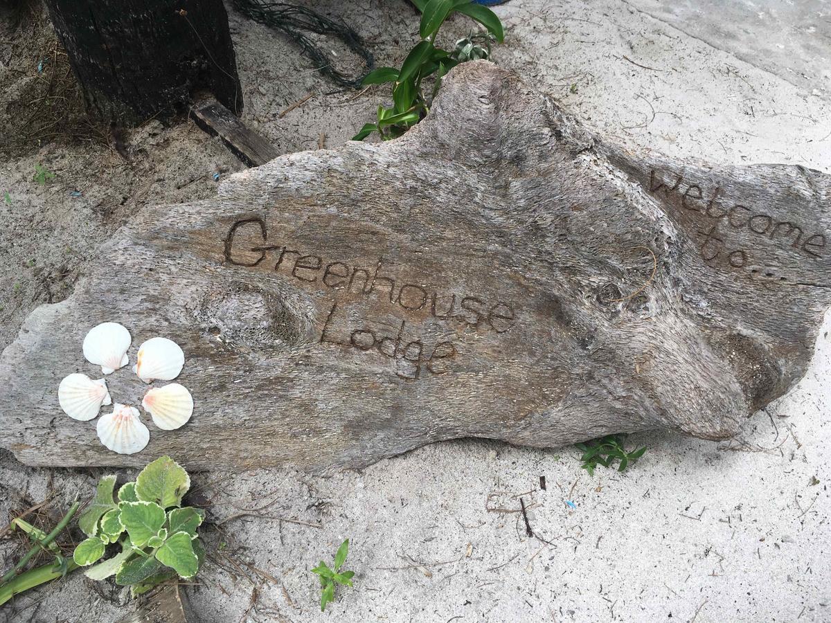 Greenhouse Ecolodge Pulau Mantani Bagian luar foto